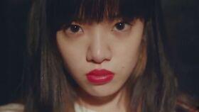 桥边姑娘吃瓜视频,揭秘网络热传视频背后的故事