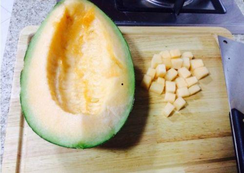 小蜗牛吃哈密瓜视频,小蜗牛的哈密瓜美食之旅