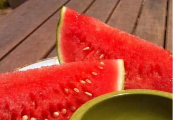 小撒瓜吃西瓜视频大全,欢乐童年趣味瞬间大盘点