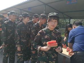 军训吃瓜小视频,吃瓜小视频揭秘军营生活点滴